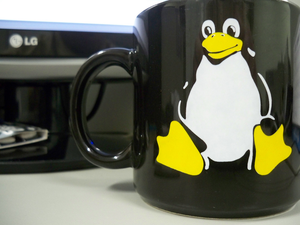 linux logo cup