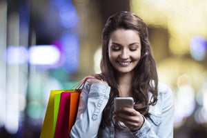 shopping phone thinkstockphotos 467971560