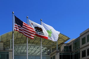 apple cupertino american flag fbi