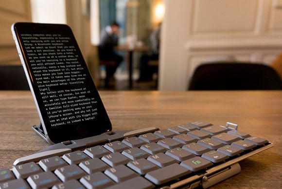 using your iphone with a bluetooth keyboard primaryhero b